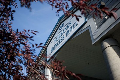 Fairbanks Princess Riverside Lodge entrance